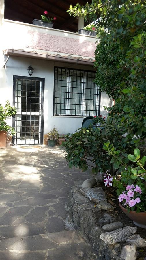 Bed&Breakfast "Fiorella" Sul Lago Castel Gandolfo Exterior photo